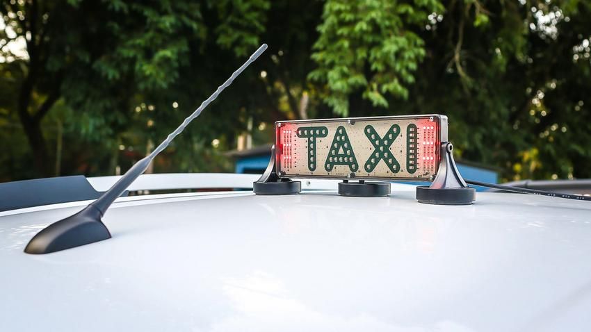 Projeto na Câmara de SP prevê auxílio financeiro para taxistas 
