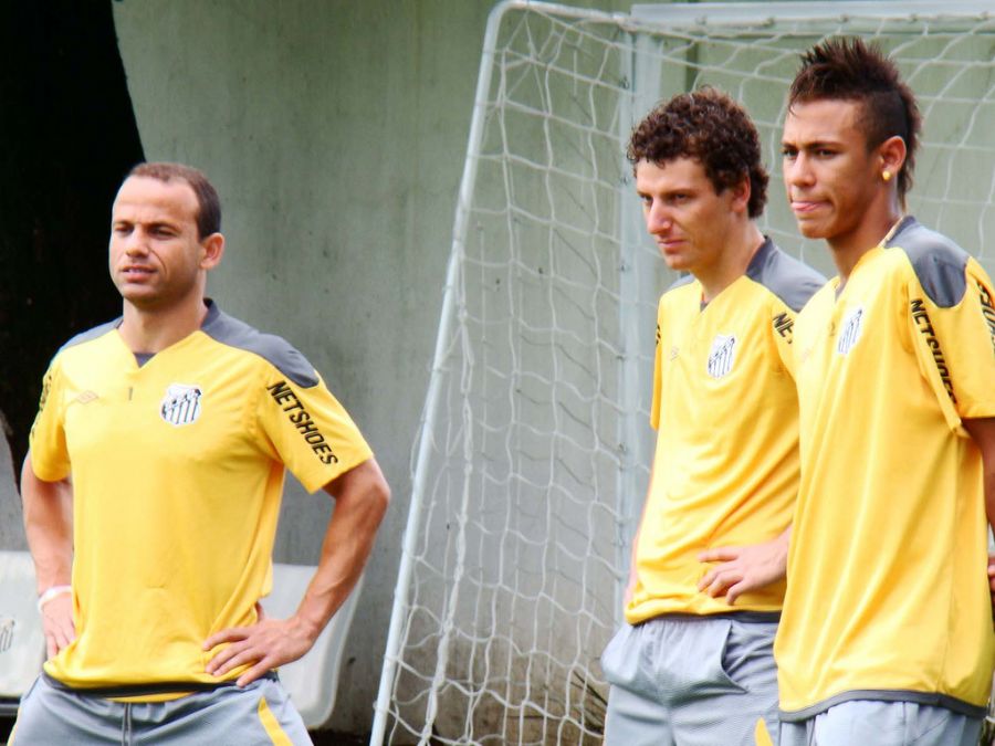 O Santos de Léo, Elano e Neymar joga diante do América no dia 3 de abril
