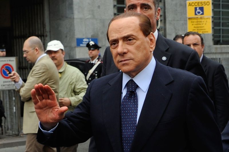 Berlusconi demonstrou indignação com decisão brasileira sobre extradição