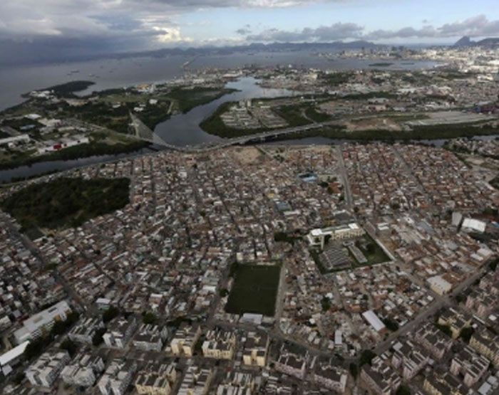 Fiocruz planeja vacinar todos os moradores do Complexo da Maré
