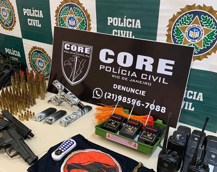 Armas de grande calibre sob poder da milícia são apreendidas no Rio