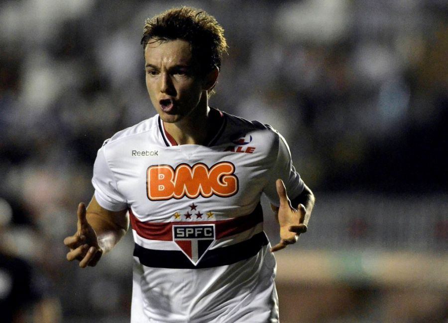 Dagoberto comemora gol de abertura do placar na vitória do São Paulo sobre o Fluminense