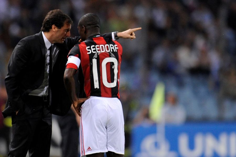 Seedorf deu as costas para o Corinthians e vai permanecer no Milan