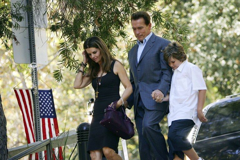 Schwarzenegger, Maria Shriver  e Christopher, filho do casal, em imagem de 2006