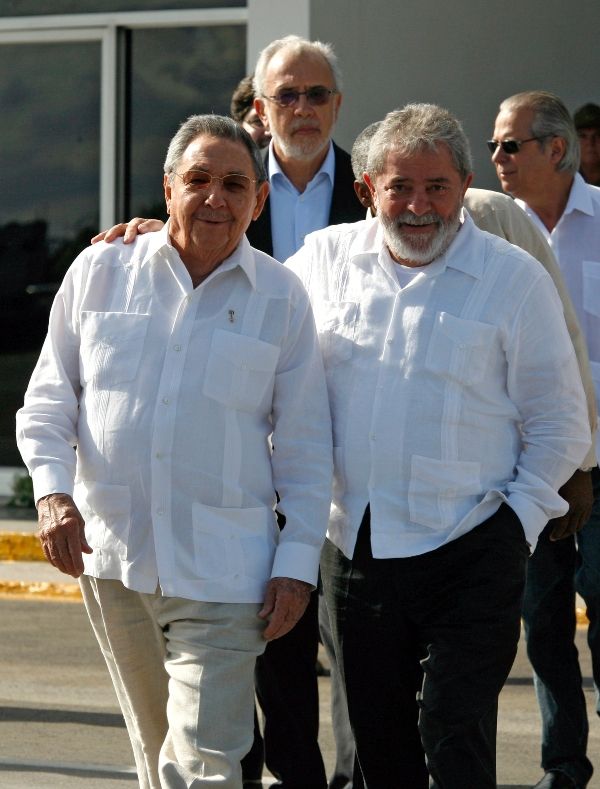 Lula se reuniu com Raúl Castro e revisou projetos financiados por Brasília