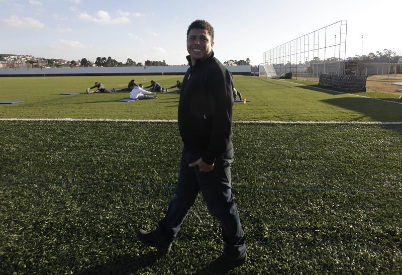 Ronaldo no CT do Corinthians, onde a Seleção se prepara para enfrentar a Romênia