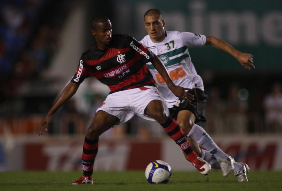 Airton em ação pelo Flamengo em 2009