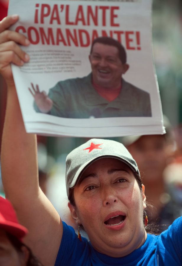 População demonstra apoio a Chávez / Foto: Juan Barreto/ AFP