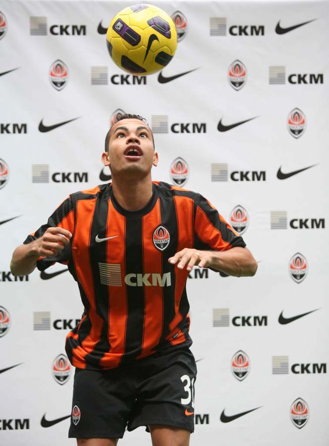 Dentinho acertou sua saída do Corinthians em maio e negocição envolveu 7,5 milhões de euros / Foto: Alexander Khudoteply/AFP