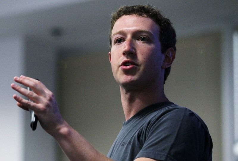 Aos 28 anos, Mark Zuckerberg é a pessoa mais influente da internet