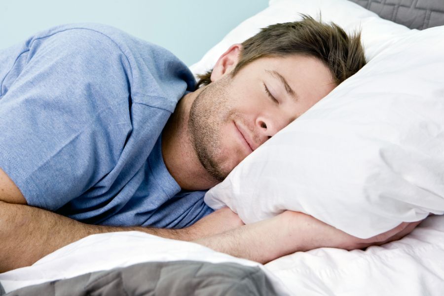 Um bom sono depende de um bom travesseiro / Phase4 Photography/Shutterstock