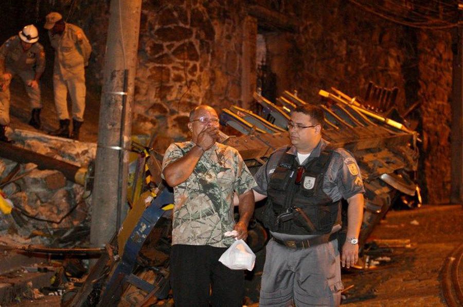 Acidente deixou cinco mortos e 57 feridos, sendo dez em estado grave / Tasso Marcelo/ AE