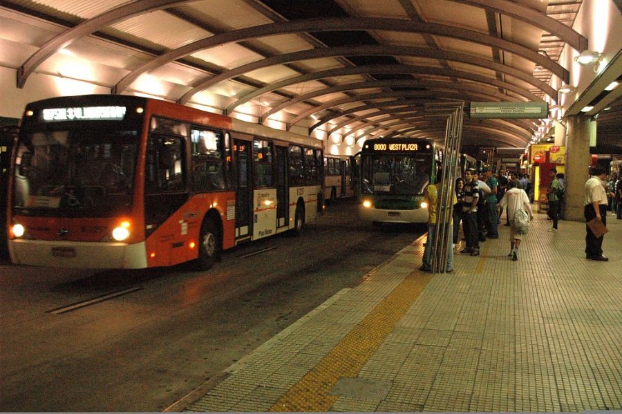 População faz críticas ao sistema de transporte da cidade / Paulo Preto/Futura Press