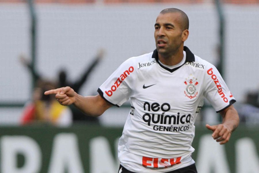 Emerson comemora gol que deu a vitória ao Corinthians / Roberto Vazquez/Futura Press