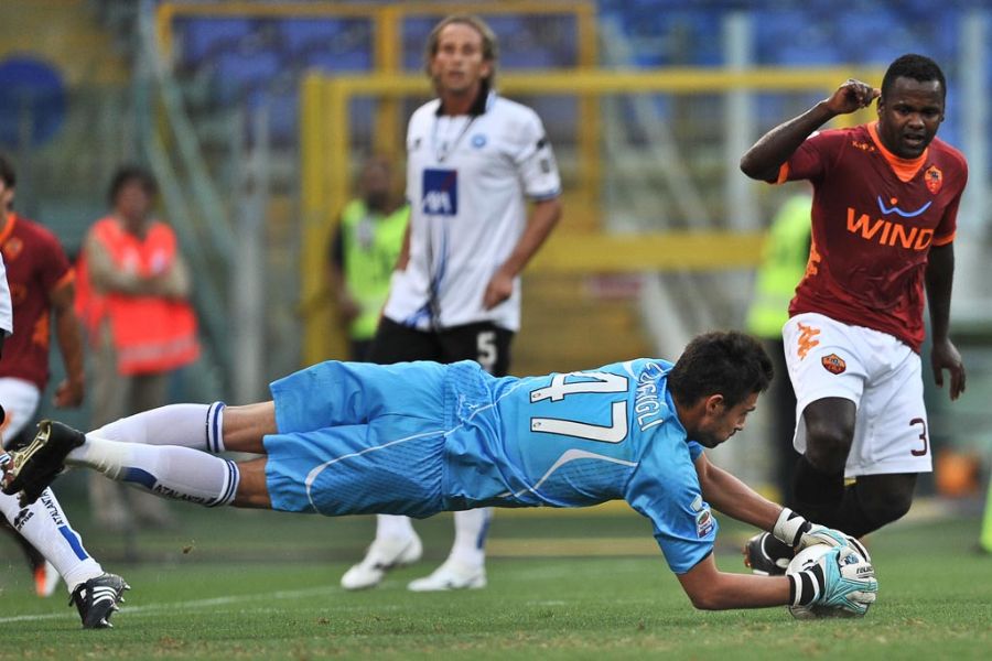 Simplício em ação pela Roma: brasileiro marcou um dos gols da vitória neste sábado / Andreas Solaro/AFP