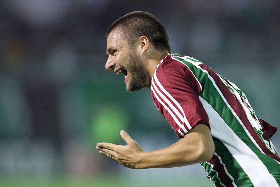 Rafael Sobis fez um golaço para o Fluminense / Satiro Sodre/AE