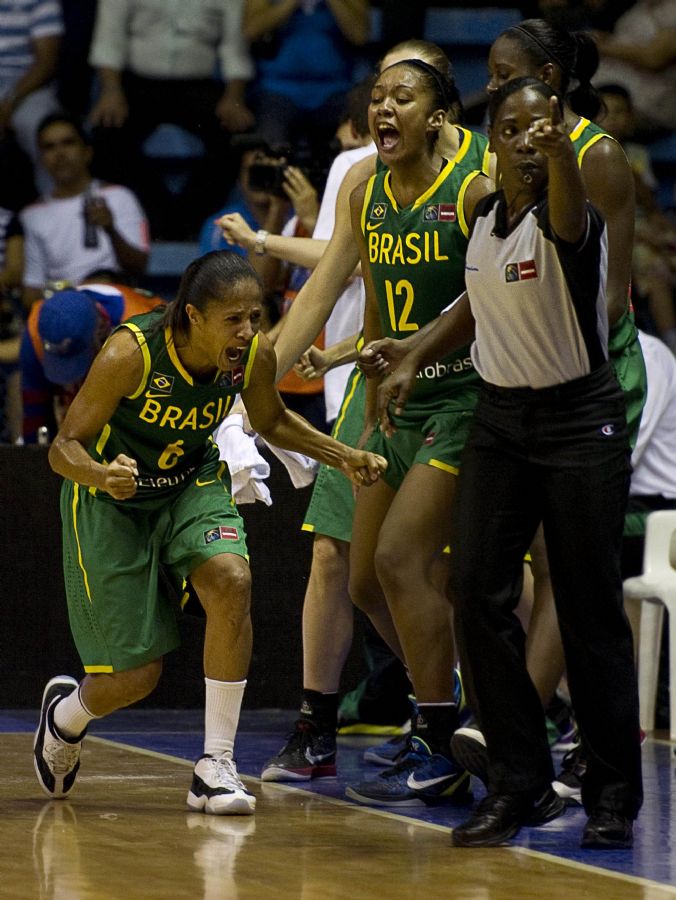 Brasil não teve trabalho para passar pela Jamaica / Luis Acosta/AFP