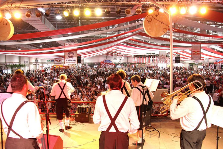 Blumenau cancela a Oktoberfest pela primeira vez desde 1984