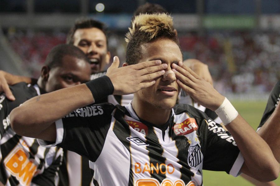 Neymar foi expulso contra o Atlético-MG / Rudy Trindade/News Free/AE