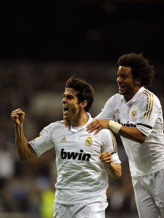 Kaká esteve em campo por 11 minutos no domingo / Pedro Armestre/AFP