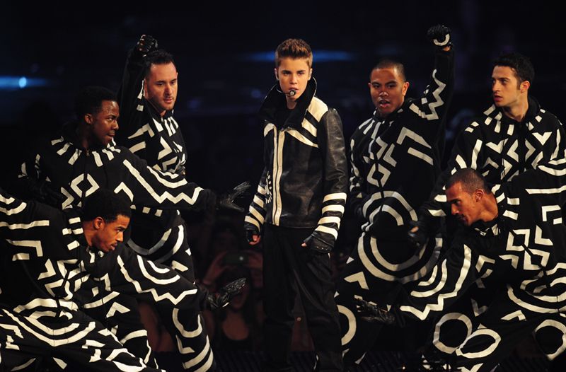 Justin Bieber também mostrou seu talento nos palcos.