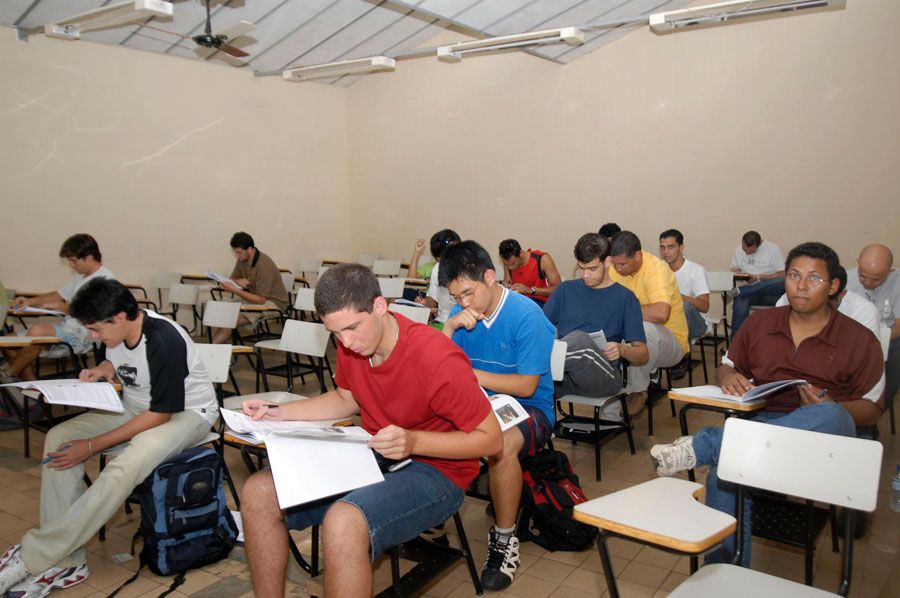 Estudantes precisam cumprir normas específicas para trocar de universidade  / Roosewelt Pinheiro/ ABr