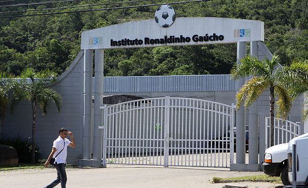 Órgão federal vai investigar gastos do Instituto Ronaldinho Gaúcho