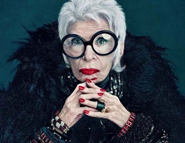 Coleção de maquiagem assinada por Iris Apfel chega ao Brasil 
