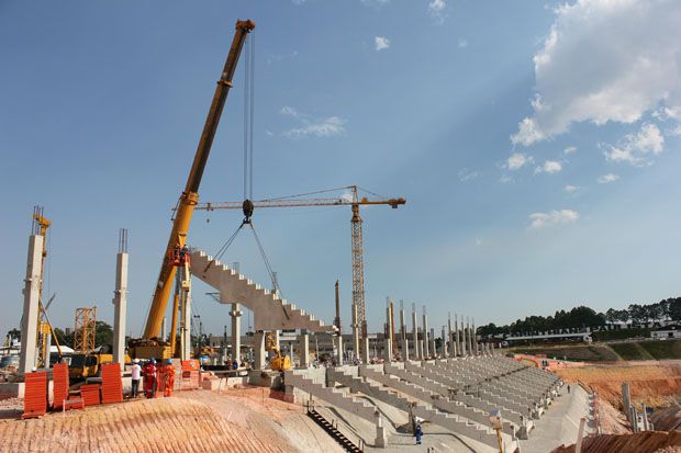 Secretário promete 60% do Itaquerão concluído até o final do ano