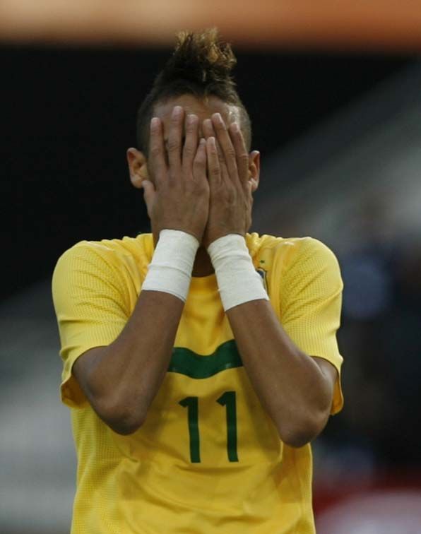 Seleção, de Neymar, nunca havia ficado de fora do top-10 / Maxi Failla/AFP