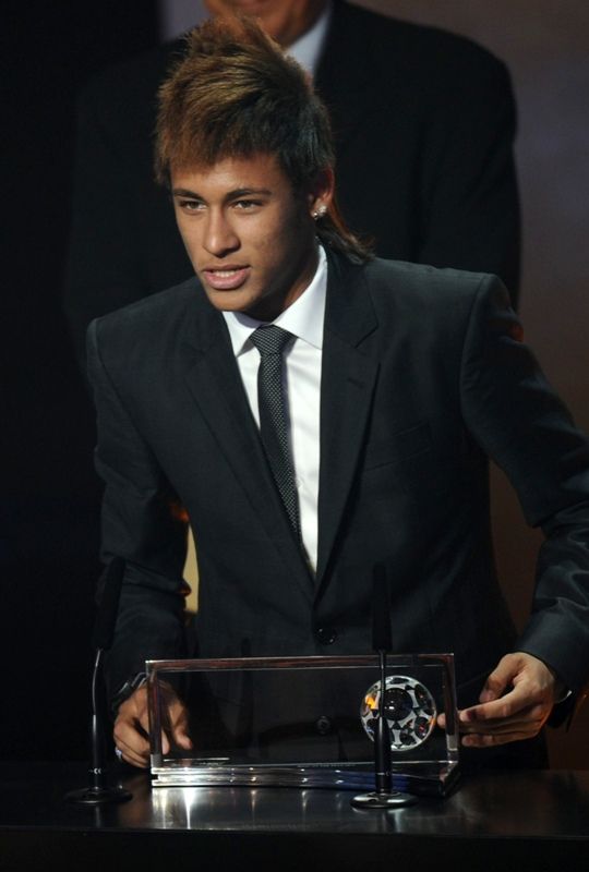 Após receber prêmio da Fifa, Neymar vai atrás de outra premiação / Fabrice Coffrini/AFP 