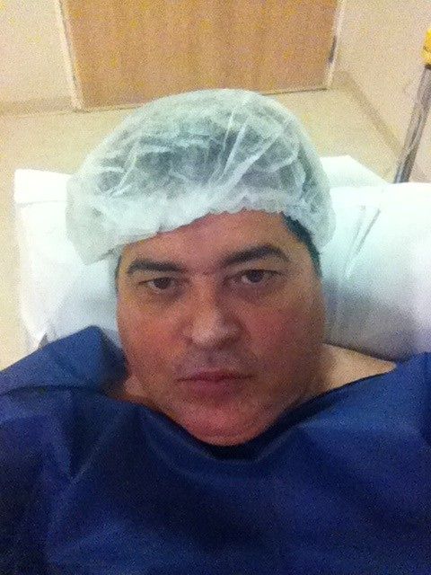 Datena momentos antes da cirurgia / Divulgação/Twitter oficial