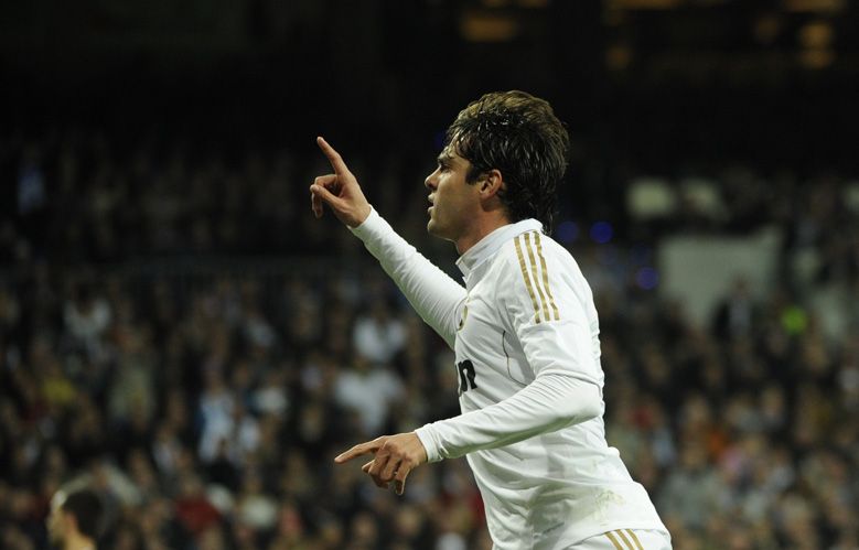 Kaká comemora o primeiro gol do Real na virada sobre o Zaragoza / Pedro Armestre/AFP