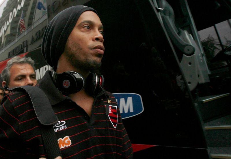Ronaldinho se atrasou em treino do Flamengo / André Portugal/VIPCOMM 