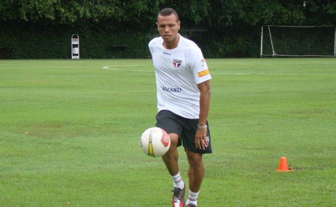 Luis Fabiano treinou nesta segunda-feira / Divulgação/SiteOficial/São Paulo