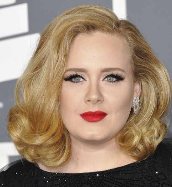 Adele é considerada a nova diva da música / Joe Klamar/AFP