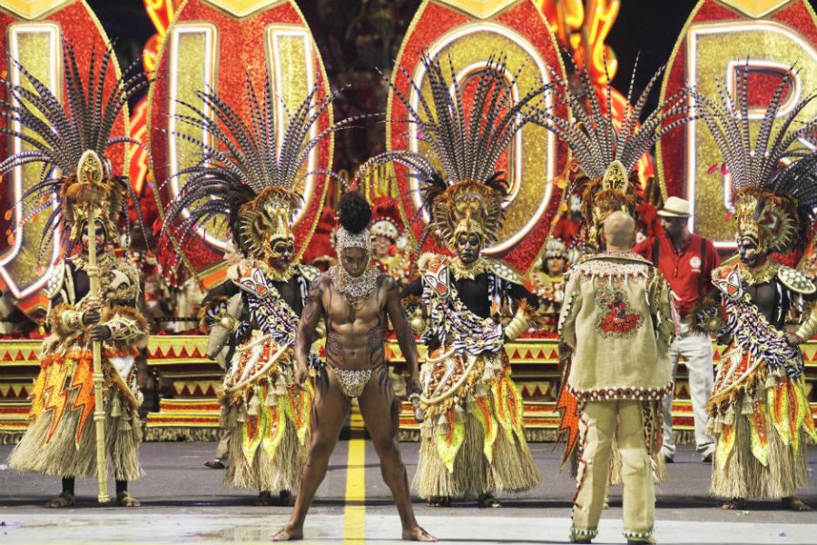 Confira imagens do desfile da campeã Mocidade Alegre
