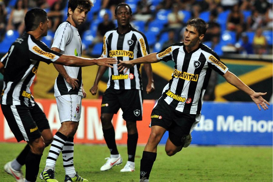 Fellype Gabriel foi o nome da partida com três gols / Wallace Teixeira/Foto Arena/AE