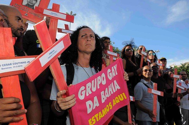 Beijasso gay reuniu centenas em Salvador, na Bahia