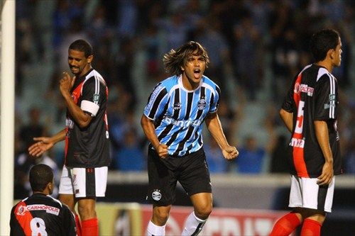 Marcelo Moreno começou a reação gremista / Reprodução/Gremio.net