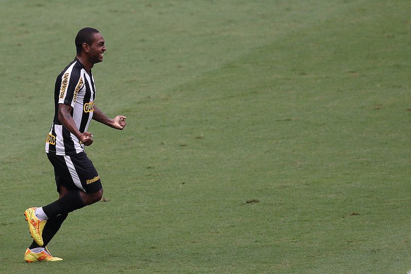 Jobson voltou a sentir dores / Divulgação/Botafogo