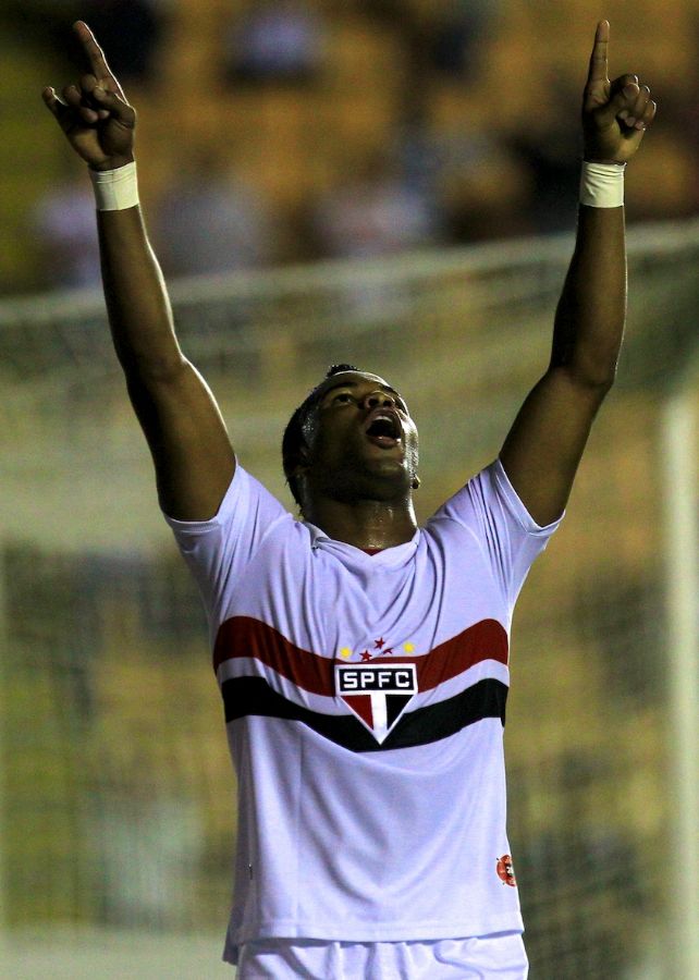 Fernandinho comemora o gol da vitória Tricolor / Idário Café/VIPCOMM