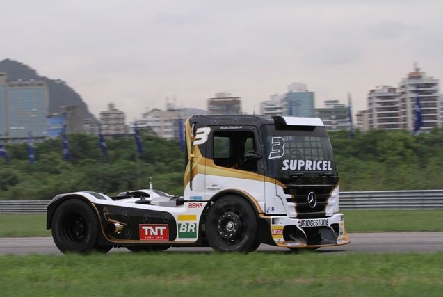 Christian Fittipaldi vem mostrando rápida evolução na Fórmula Truck / Divulgação