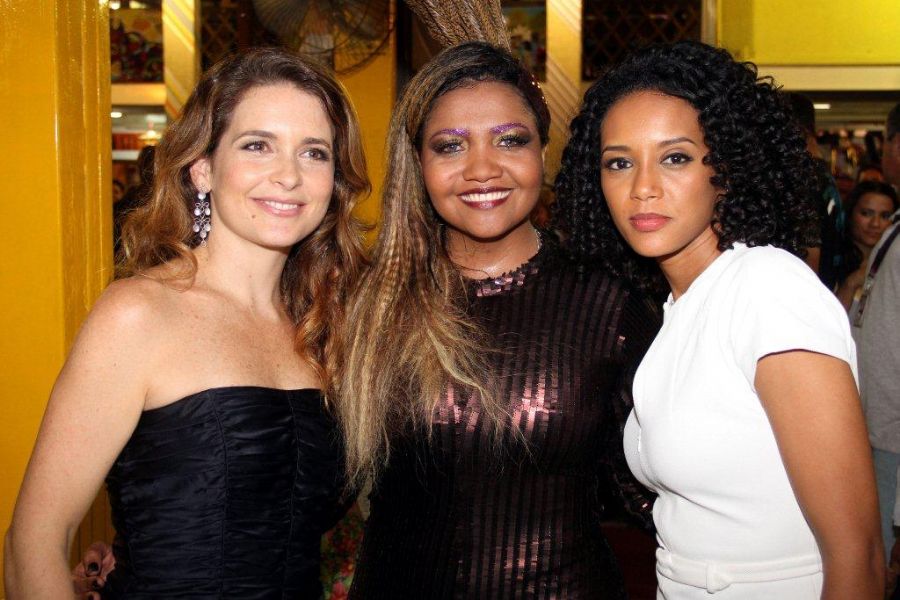 Cláudia Abreu e Taís Araújo posam com a Beyoncé do Pará  / Franklin Lopes/AgNews