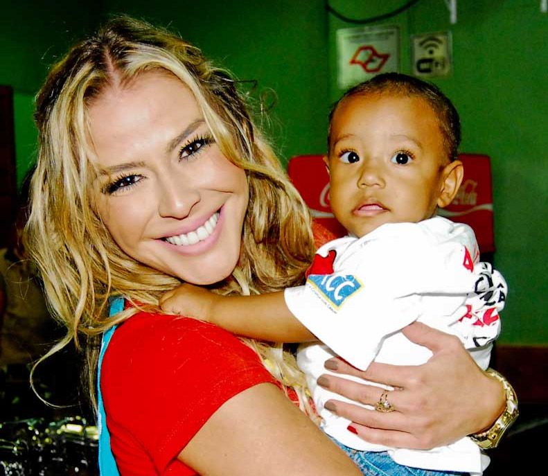 Janaína Jacobina festejou os 30 anos / Celso Akin/AgNews