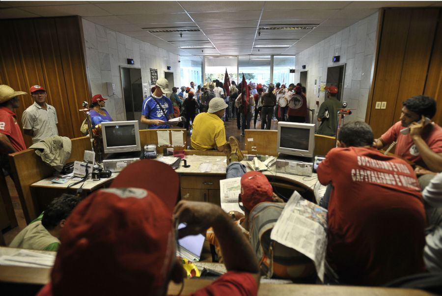 Integrantes do MST afirmam que governo Dilma não deu prioridade à reforma agrária / Marcello Casal/ ABr