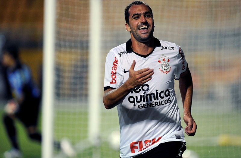 Vasco e Corinthians começam a decisão por vaga nas semifinais