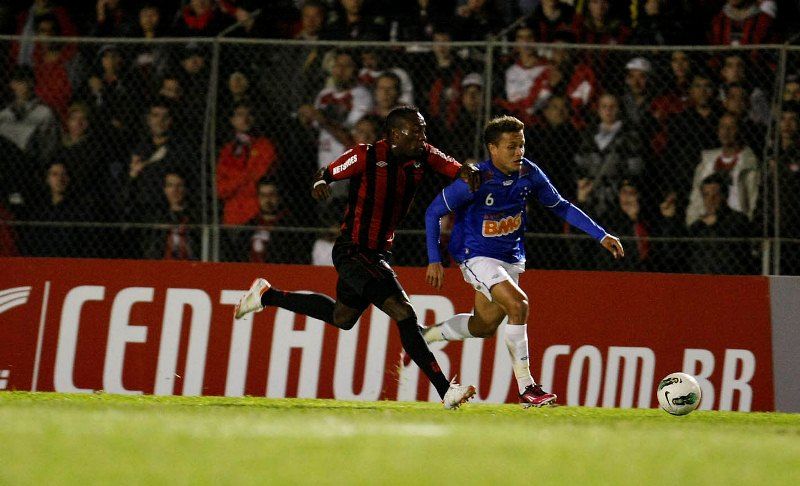 O Atlético-PR superou o Cruzeiro nesta quarta-feira / Hederson Alves/VIPCOMM 