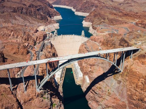 A ponte do rio Colorado é um dos locais mais  altos e populares do mundo para a prática do bungee jumping / Shutterstock
