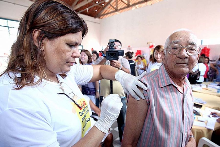 Cerca de 16 milhões de pessoas já foram vacinadas desde o início da campanha / André Moreira/ Divulgação